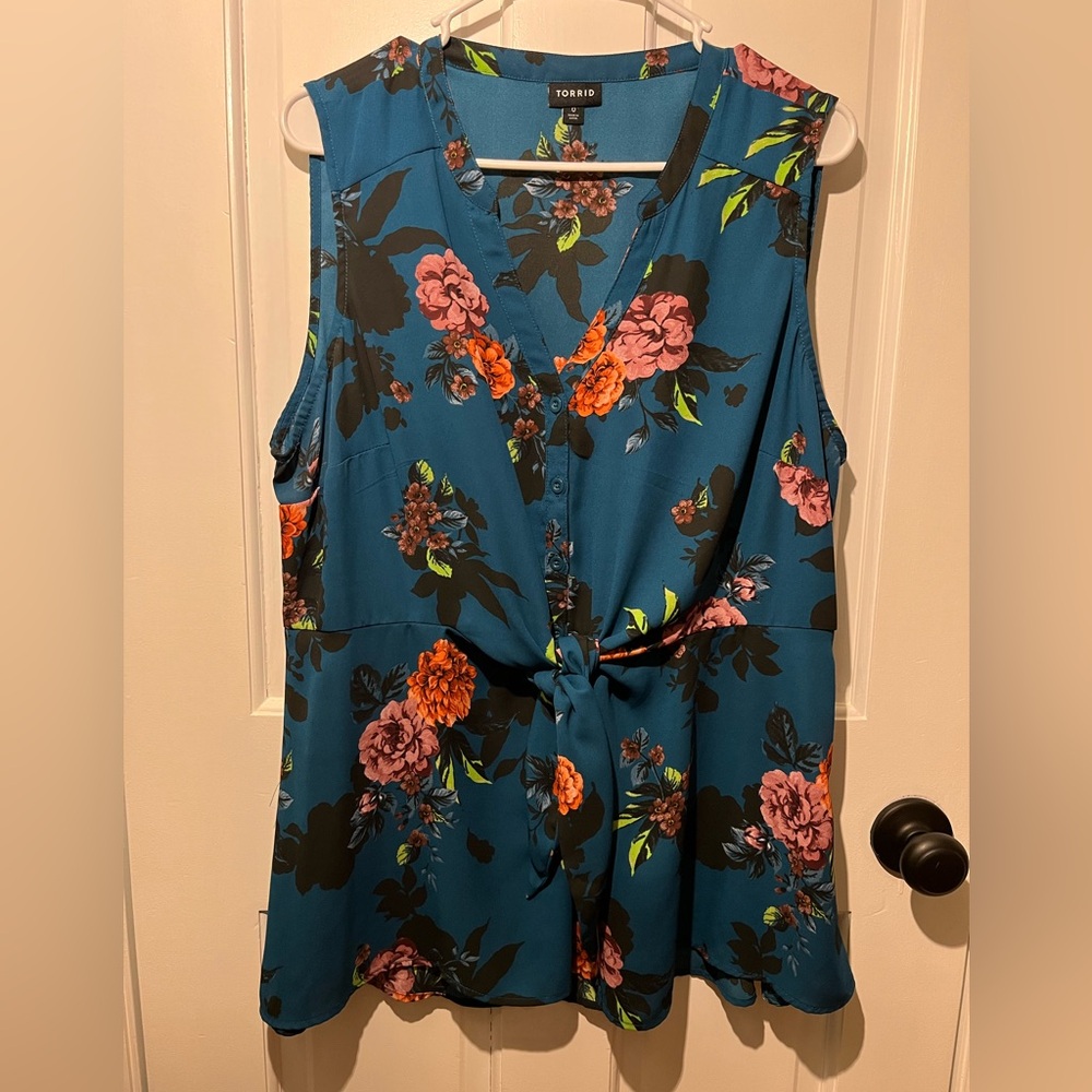 Torrid Sleeveless Floral Shirt